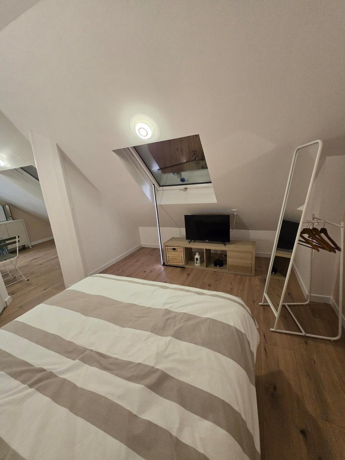 Apartment Combles Dans Le Quartier De La Gare De *